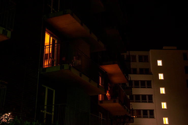 Schwere Explosion in Eisenberg: 81-Jähriger durch Gasunfall im Haus schwer verletzt