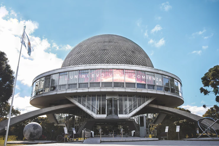 Umbau im Plan: Freigelegte Kuppel im Zeiss-Planetarium Jena