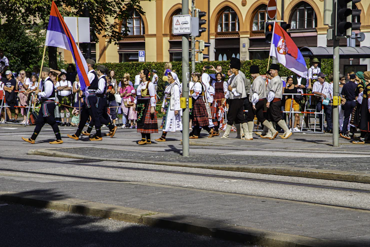 Großdemonstration in Jena: Warnstreik an Schulen und Universität am Dienstag angekündigt