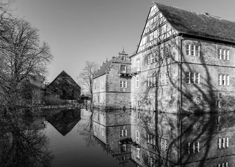 Symbolbild: Saisonstart auf der Wasserburg Kapellendorf: Öffnungszeiten und Baumaßnahmen