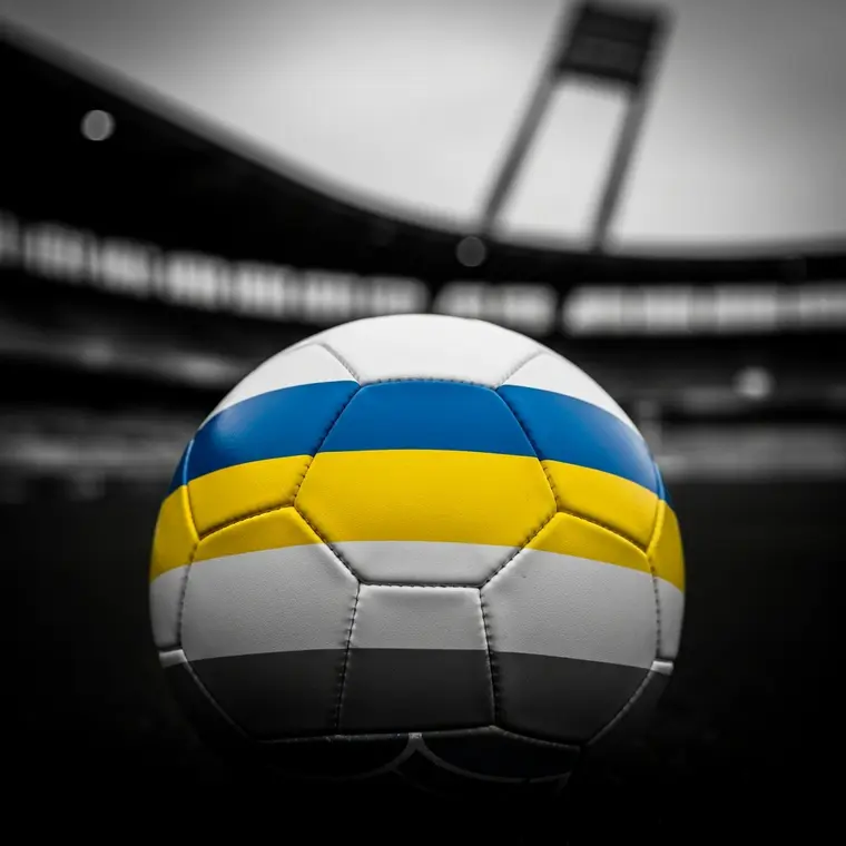 Symbolbild: DFB-Pokal Halbfinale: Nationalspielerin Minge warnt vor kampfstarken FCC-Frauen