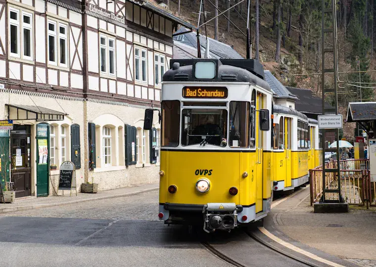 Symbolbild: 125 Jahre Nahverkehr: Jena feiert Jubiläum mit historischem Straßenbahn-Korso