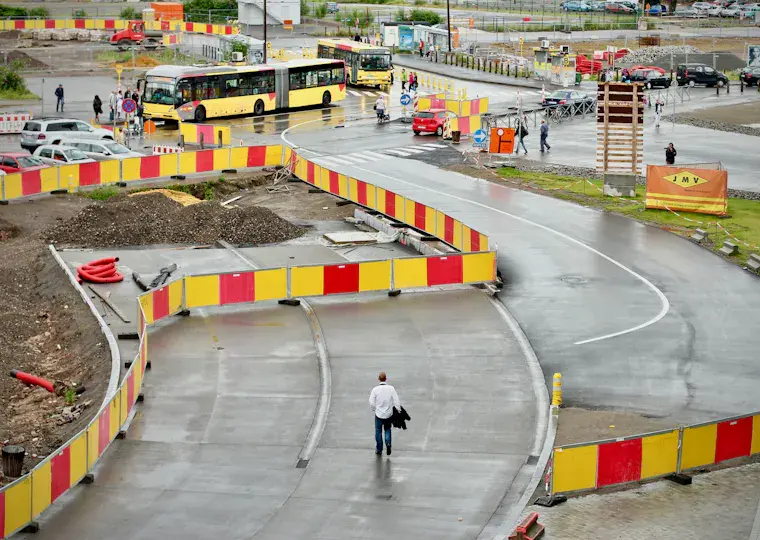 Symbolbild: Vollsperrung in der Löbstedter Straße: Umleitungen für den Jenaer Nahverkehr