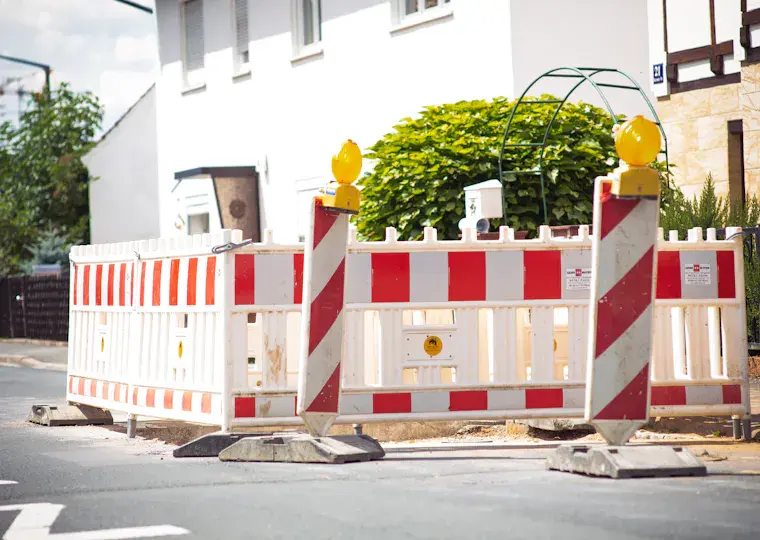 Symbolbild: Vollsperrung auf der K 154: Trinkwasserleitung in Jenalöbnitz wird erneuert