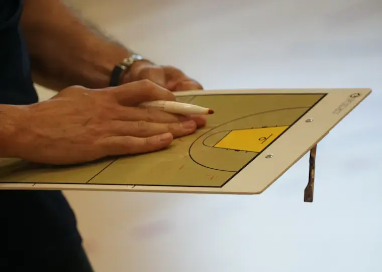 Symbolbild: Paukenschlag bei Science City Jena: Trainer Björn Harmsen freigestellt