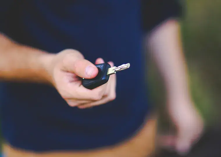 Symbolbild: Toyota in Jena-West gestohlen: Kriminalpolizei sucht Zeugen nach Keyless-Go-Diebstahl