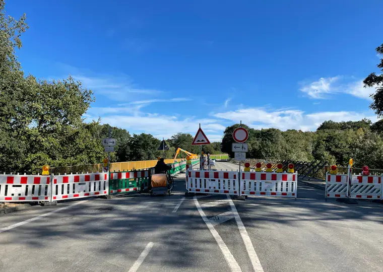 Symbolbild: Vollsperrung in Jena bis Dezember: Das müssen Fußgänger, Auto- und Radfahrer wissen