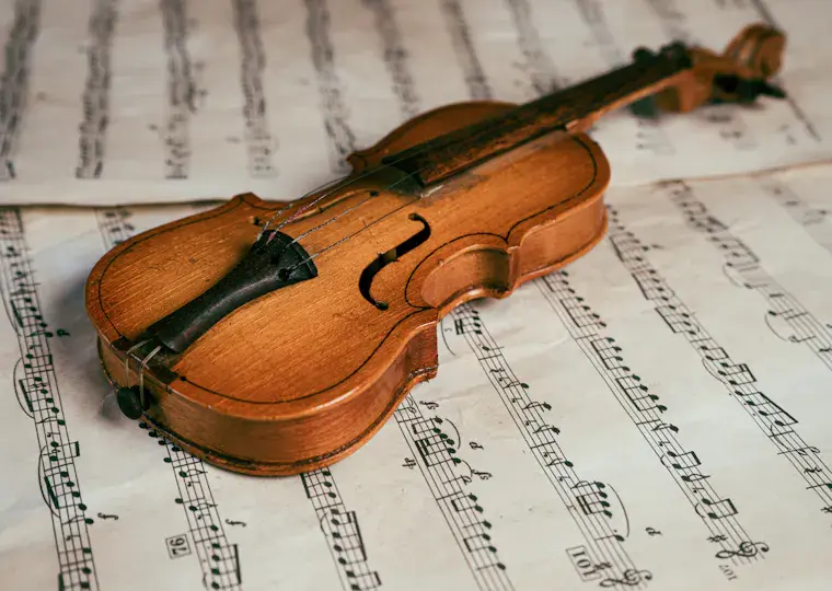 Symbolbild: Freitagskonzert im Volkshaus: Philharmonie spielt Bach, Händel und Telemann