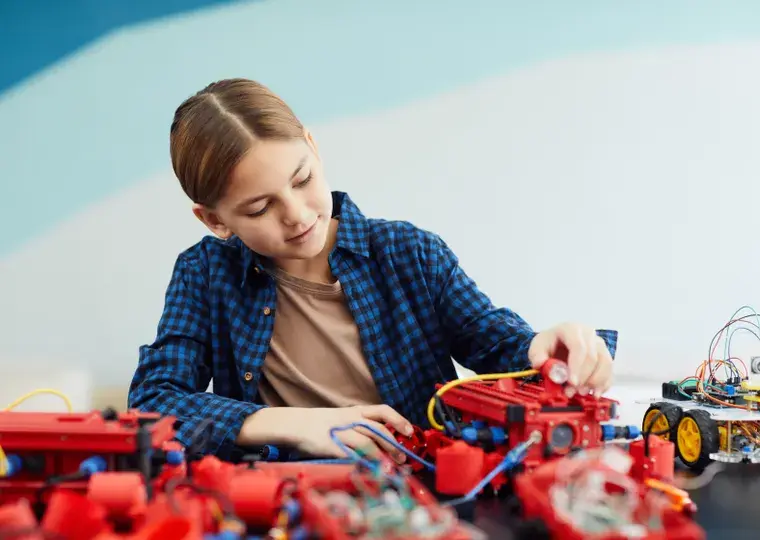 Symbolbild: Mädchen-Robotik in Jena: Kostenloser Ferienworkshop