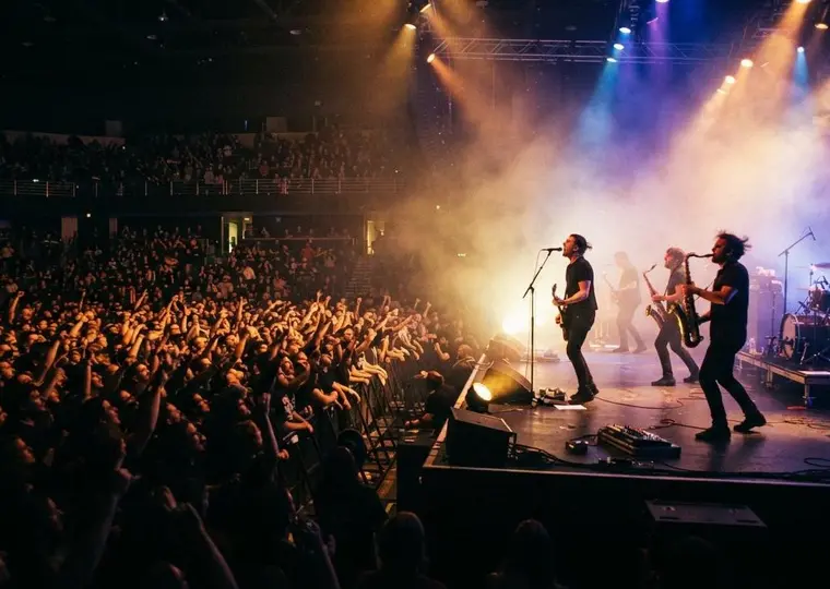 Symbolbild: Feine Sahne Fischfilet live in Jena 2027