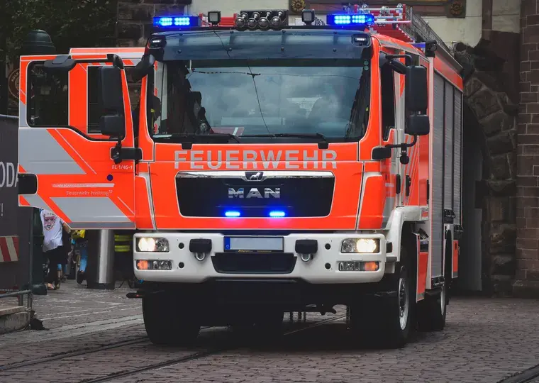 Symbolbild: Brand in Mattstedt: Nebengebäude komplett ausgebrannt