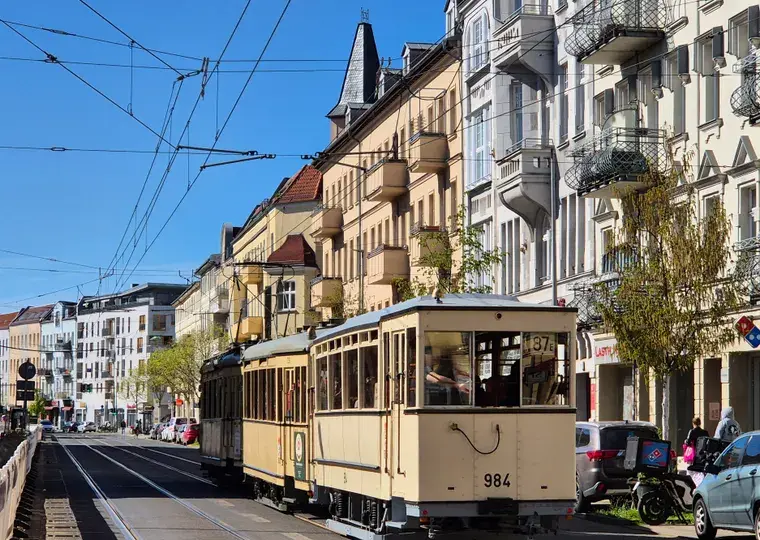 Symbolbild: Jena: Historische Straßenbahnen am 12. September